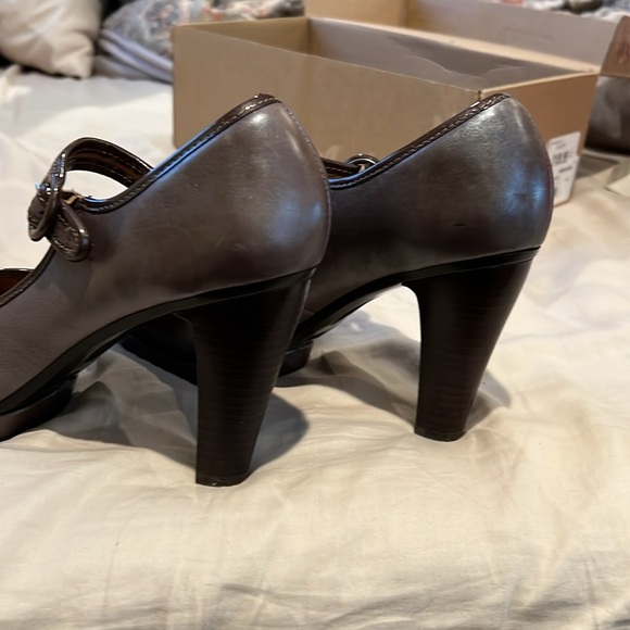Sofft heels. Great condition worn once, unable to wear heels anymore. - Picture 7 of 11